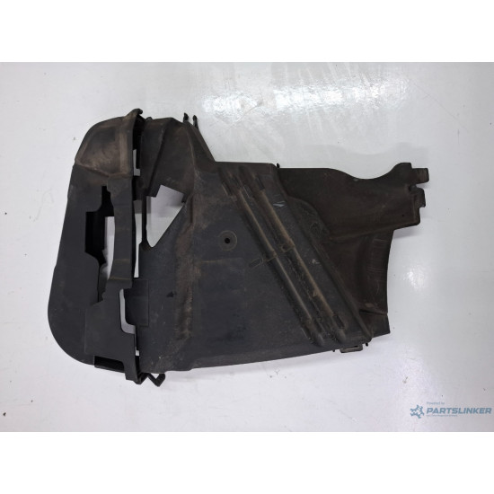 Capac motor (ornament) RENAULT CLIO II BB0/1/2_, CB0/1/2_ 1998 - >, RENAULT SCENIC II JM0/1_ 2003 - >, RENAULT LOGAN I LS_ 2004 - > 1.5 dCi K9K 792 8200653638