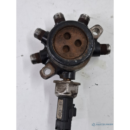 Distribuitor combustibil RENAULT KANGOO KC0/1_ 1997 - >, RENAULT SCENIC II JM0/1_ 2003 - >, RENAULT Symbol I [ 1998 - 2008 ], RENAULT CLIO II BB0/1/2_, CB0/1/2_ 1998 - >, RENAULT LOGAN I LS_ 2004 - > 1.5 dCi K9K 796 8200057345