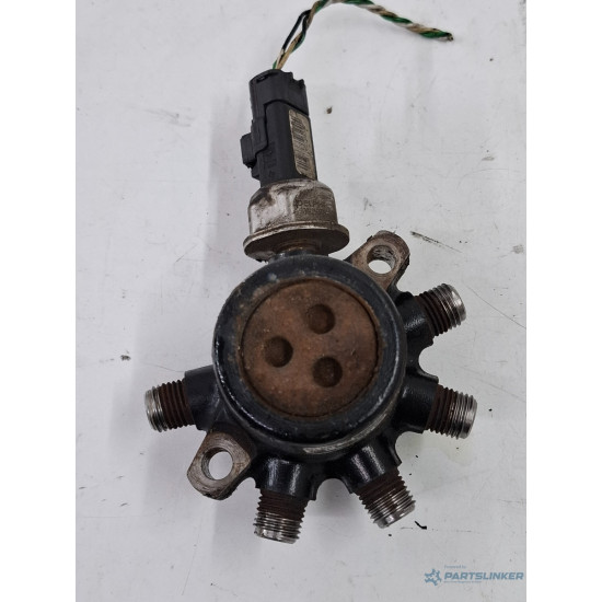 Distribuitor combustibil RENAULT KANGOO KC0/1_ 1997 - >, RENAULT SCENIC II JM0/1_ 2003 - >, RENAULT Symbol I [ 1998 - 2008 ], RENAULT CLIO II BB0/1/2_, CB0/1/2_ 1998 - >, RENAULT LOGAN I LS_ 2004 - > 1.5 dCi K9K 796 8200057345