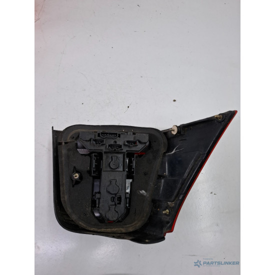 Lampa spate / Stop dreapta VOLKSWAGEN GOLF IV 1J1 1997 - 2007 945257