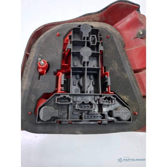 Lampa spate / Stop stanga VOLKSWAGEN GOLF IV 1J1 1997 - 2007 1j6945095q