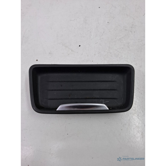 Suport  pahare fata BMW 3 VI Touring F31 2011 - >, BMW X1 I E84 2009 - 2015, BMW X4 F26 2013 - 2018, BMW 3 VI F30, F80 2011 - 2018 320 d B47 D20 A, N47 D20 C