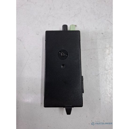 Amplificator semnal antena BMW 1 II F20 2010 - >, BMW 3 VI Touring F31 2011 - >, BMW 3 VI F30, F80 2011 - 2018 320 d B47 D20 A, N47 D20 C 9231178