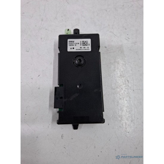 Amplificator semnal antena BMW 1 II F20 2010 - >, BMW 3 VI Touring F31 2011 - >, BMW 3 VI F30, F80 2011 - 2018 320 d B47 D20 A, N47 D20 C 9231178