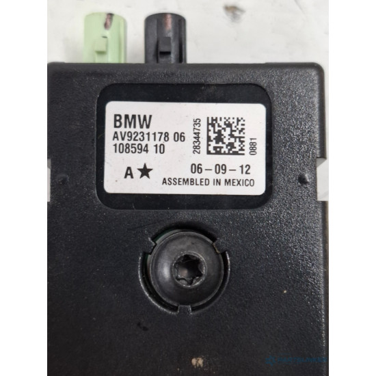 Amplificator semnal antena BMW 1 II F20 2010 - >, BMW 3 VI Touring F31 2011 - >, BMW 3 VI F30, F80 2011 - 2018 320 d B47 D20 A, N47 D20 C 9231178