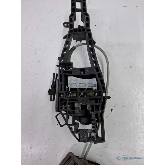Broasca usa dreapta fata BMW 3 VI Touring F31 2011 - >, BMW 5 VI Touring F11 2009 - >, BMW 5 F10 2009 - 2016, BMW 3 VI F30, F80 2011 - 2018 053702