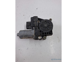 Motoras geam pivotant stanga spate AUDI A6 II 4B2, 4B4, C5 1997 - 2005