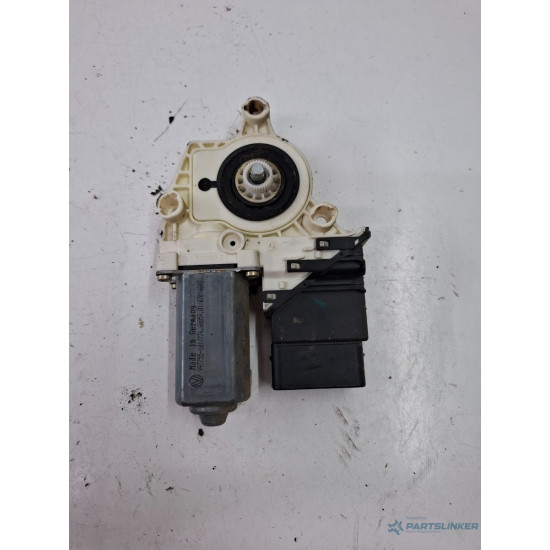 Motoras geam pivotant dreapta spate VOLKSWAGEN GOLF V 1K1 2003 - 2009