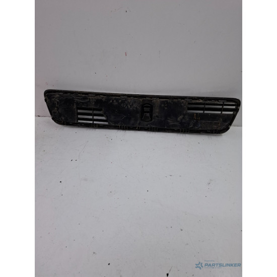 Grila superioara radiator bara de protectie fata AUDI A4 II 8E2, B6 2000 - 2005