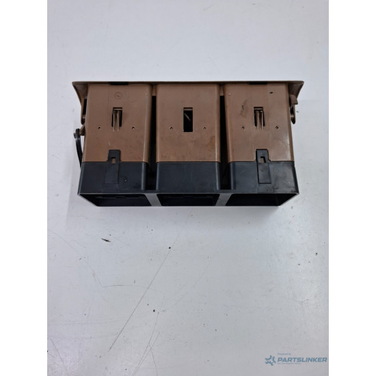Grila de ventilatie bord centrala MERCEDES-BENZ M-CLASS W163 1998 - 2005 A1638300054