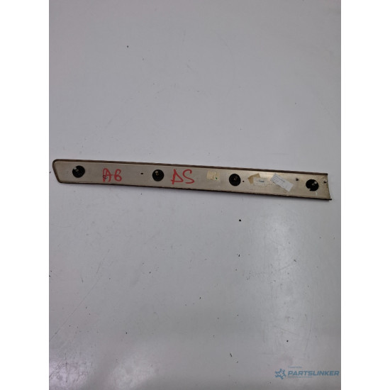 Ornamente portiera spate dreapta AUDI A6 II Avant 4B5, 4B6, C5 1997 - 2005 TDI AKE, BAU, BDH