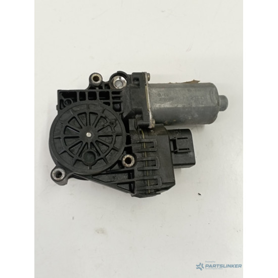 Motoras geam dreapta fata AUDI A6 II 4B2, 4B4, C5 1997 - 2005 0130821774