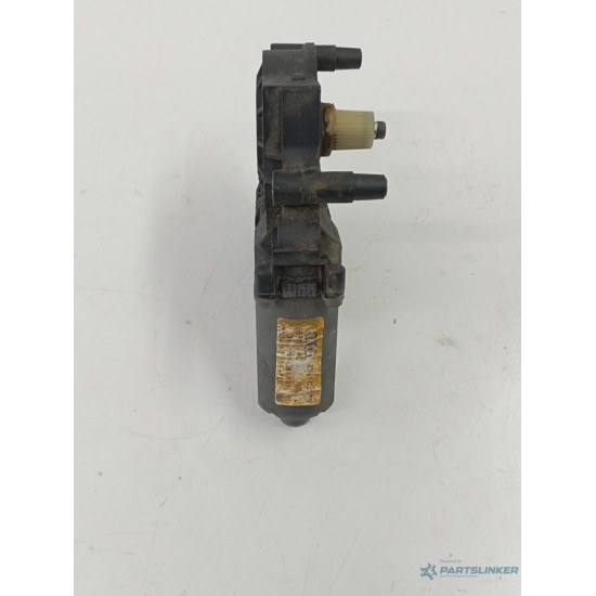 Motoras geam dreapta fata AUDI A6 II 4B2, 4B4, C5 1997 - 2005 0130821774