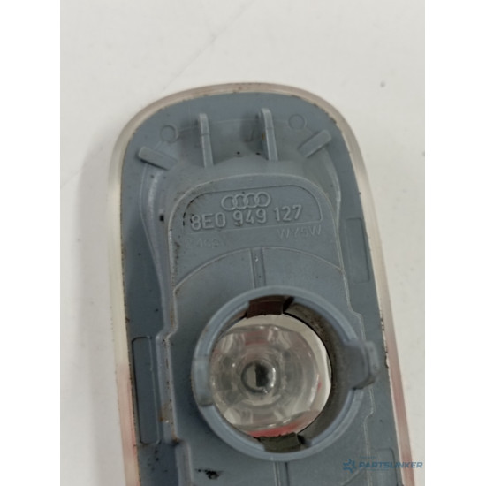 Lampa de semnalizare AUDI A3 II 8P1 2003 - 2013 8e0949127