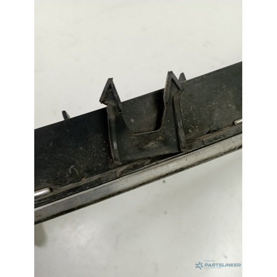 Grila fata AUDI A6 II 4B2, 4B4, C5 1997 - 2005
