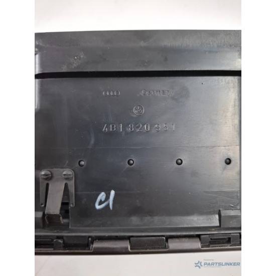 Grila de ventilatie bord centrala AUDI A6 II 4B2, 4B4, C5 1997 - 2005