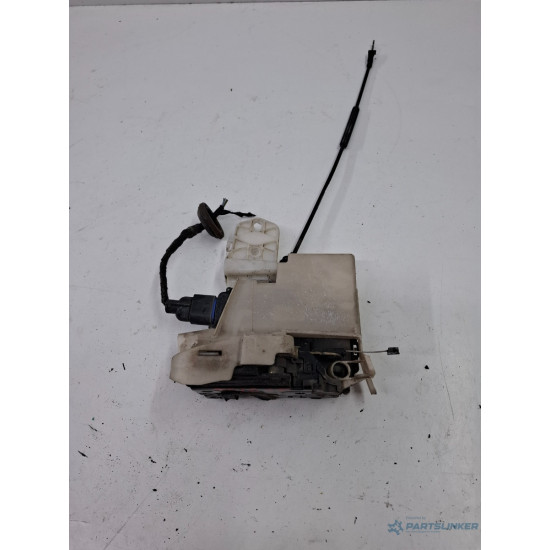 Broasca usa stanga fata VOLKSWAGEN POLO 9N_ 2001 - 2012