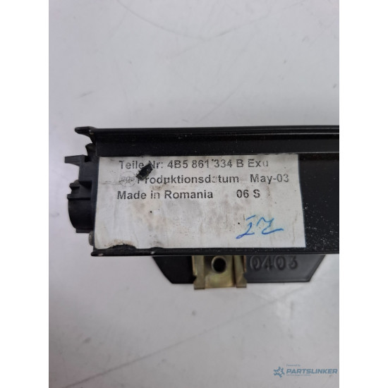 Parasolar manual geam spate dreapta