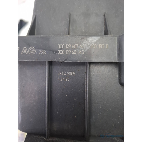 Capac carcasa filtru de aer VOLKSWAGEN TOURAN 1T1, 1T2 2003 - 2010 TDI 16V BKD 3c0129607