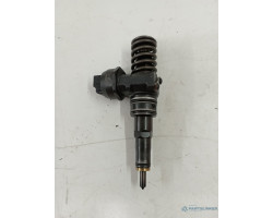Injector VOLKSWAGEN TOURAN 1T1, 1T2 2003 - 2010, VOLKSWAGEN JETTA III 1K2 2004 - 2010, VOLKSWAGEN PASSAT Variant 3B6 2000 - 2005, VOLKSWAGEN GOLF V 1K1 2003 - 2009 03813007