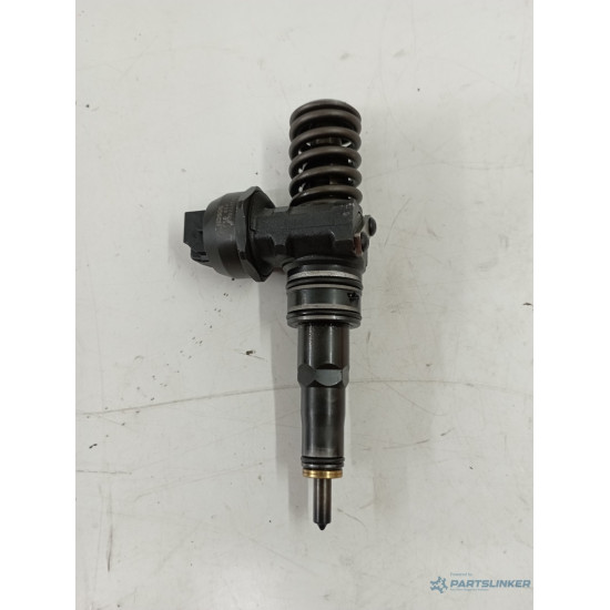 Injector VOLKSWAGEN TOURAN 1T1, 1T2 2003 - 2010, VOLKSWAGEN JETTA III 1K2 2004 - 2010, VOLKSWAGEN PASSAT Variant 3B6 2000 - 2005, VOLKSWAGEN GOLF V 1K1 2003 - 2009 03813007