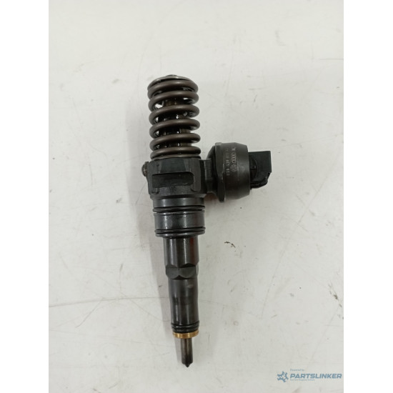 Injector VOLKSWAGEN TOURAN 1T1, 1T2 2003 - 2010, VOLKSWAGEN JETTA III 1K2 2004 - 2010, VOLKSWAGEN PASSAT Variant 3B6 2000 - 2005, VOLKSWAGEN GOLF V 1K1 2003 - 2009 03813007