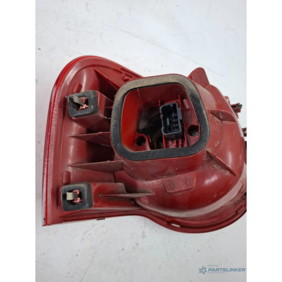 Lampa spate / Stop dreapta VOLKSWAGEN PASSAT Variant 3C5 2005 - 20112.0 TDI BMP