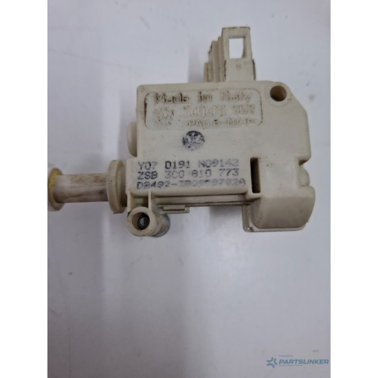 Motoras blocare usita rezervor combustibil VOLKSWAGEN PASSAT Variant 3C5 2005 - 20112.0 TDI BMP 3c0810773