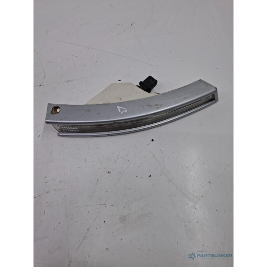 Lampa de semnalizare fata dreapta VOLKSWAGEN PASSAT Variant 3C5 2005 - 20112.0 TDI BMP