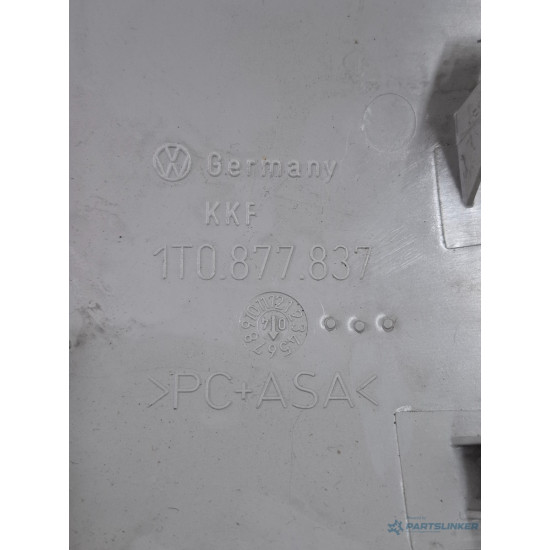 Ornament plafoniera VOLKSWAGEN TOURAN 1T1, 1T2 2003 - 20102.0 TDI 16V BKD 1t0877837