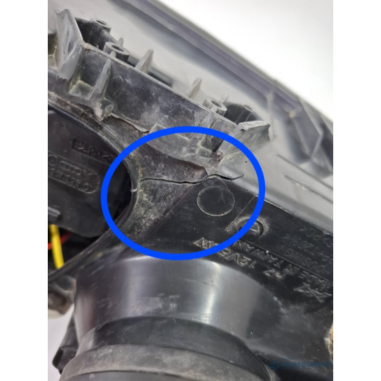 Far stanga fata VOLKSWAGEN PASSAT 3B3 2000 - 2005 HELLA 1604498406