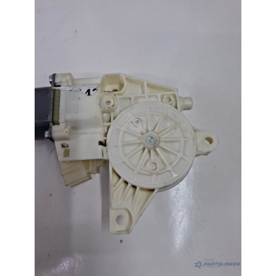 Motoras geam dreapta fata MERCEDES-BENZ B-CLASS II W246, W242 2011 - > a2469065200