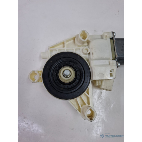 Motoras geam dreapta fata MERCEDES-BENZ B-CLASS II W246, W242 2011 - > a2469065200