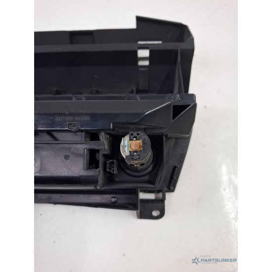 Scrumiera (fata) BMW 3 IV E46 1998 - 2005 8202178