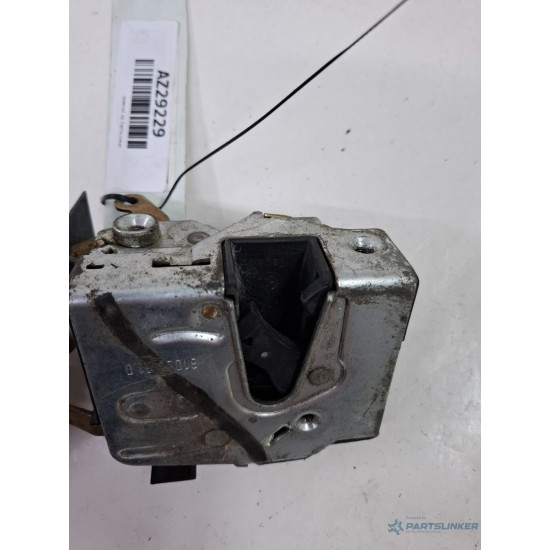 Broasca usa stanga fata BMW 7 II E32 1986 - 1994 81057810