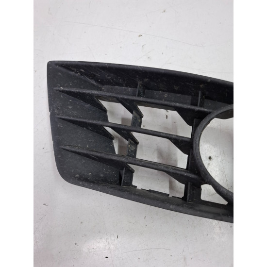 Grila/ornament lampa ceata fata stanga VOLKSWAGEN GOLF PLUS 5M1, 521 2004 - 20131.9 TDI BKC, BLS, BXE 5m0853665c
