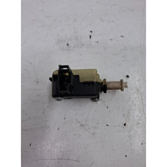 Motoras blocare usita rezervor combustibil VOLKSWAGEN GOLF PLUS 5M1, 521 2004 - 20131.9 TDI BKC, BLS, BXE 5m0810773