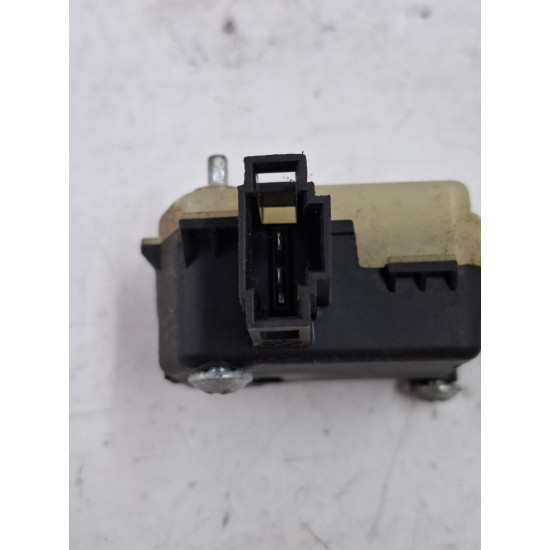 Motoras blocare usita rezervor combustibil VOLKSWAGEN GOLF PLUS 5M1, 521 2004 - 20131.9 TDI BKC, BLS, BXE 5m0810773