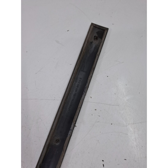 Bandou portiera stanga fata VOLKSWAGEN GOLF PLUS 5M1, 521 2004 - 20131.9 TDI BKC, BLS, BXE 1k4853515b