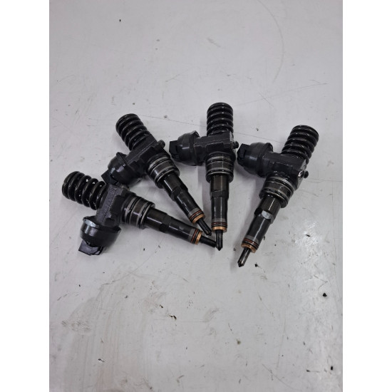 Injector combustibil VOLKSWAGEN GOLF PLUS 5M1, 521 2004 - 20131.9 TDI BKC, BLS, BXE 038130073AG