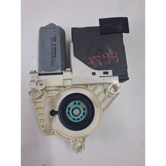 Motoras geam dreapta fata VOLKSWAGEN PASSAT Variant 3C5 2005 - 2011 1k0959792G