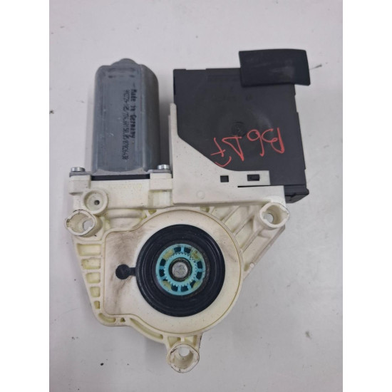 Motoras geam dreapta fata VOLKSWAGEN PASSAT Variant 3C5 2005 - 2011 1k0959792G