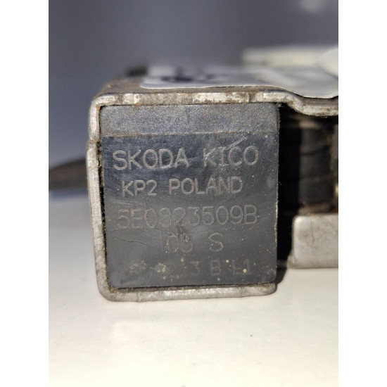 Inchizatoare capota motor fata SKODA OCTAVIA III 5E3, NL3, NR3 2012 - > 5e0823509