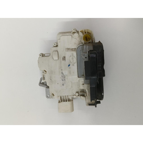 Broasca usa stanga fata AUDI A3 II 8P1 2003 - 2013 4f1837015e