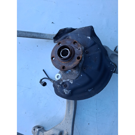 Fuzeta stanga fata AUDI A6 III Avant 4F5, C6 2005 - 2011 4f0257