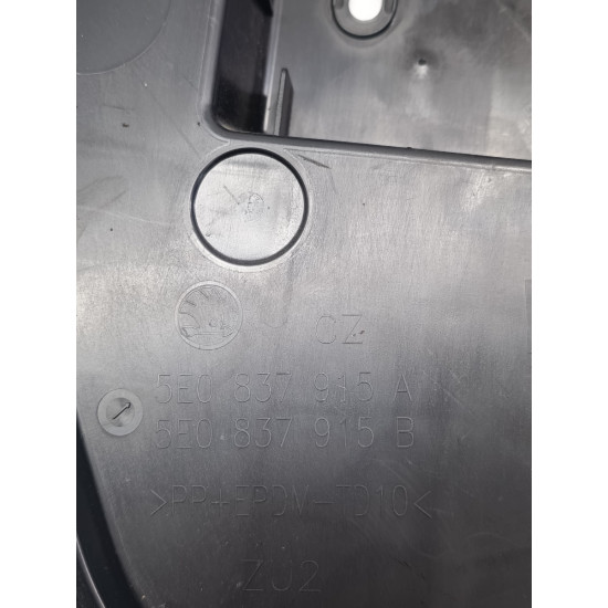 Capac protectie usa fata stanga fata SKODA OCTAVIA III 5E3, NL3, NR3 2012 -> 5e0837915a
