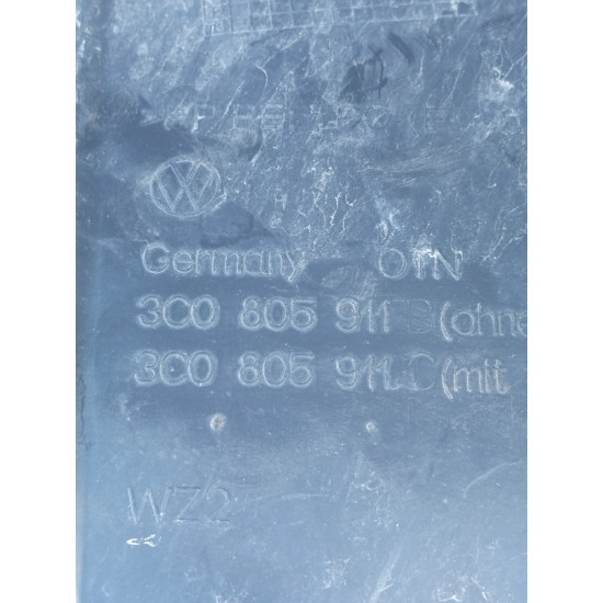 Carenaj roata fata stanga fata VOLKSWAGEN PASSAT Variant 3C5 2005 - 2011 3c0805911b