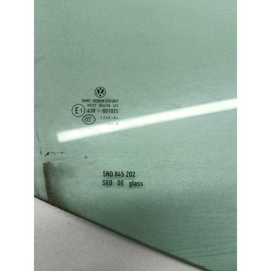 Geam portiera fata, patru usi dreapta fata VOLKSWAGEN TIGUAN 5N_ 2007 -> 5n0845202