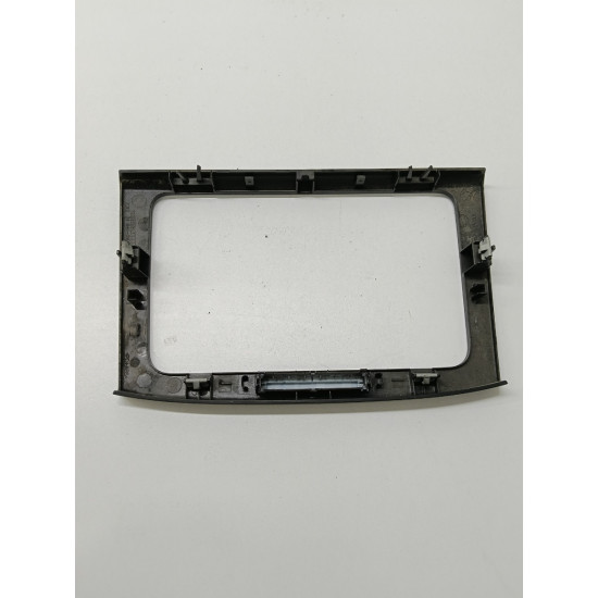 Ornamente sistem infotainment radio/GPS VOLKSWAGEN PASSAT Variant 3C5 2005 - 2011 3c0858069m