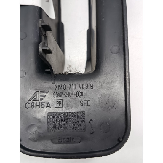 Ornamente frana de mana SEAT ALHAMBRA 7V8, 7V9 1996 - 2010 7m0711468b